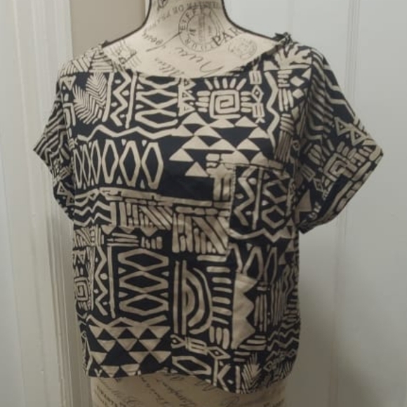 Chrome Design Tops with front pocket Short Blouse 🌴 - Picture 1 of 6